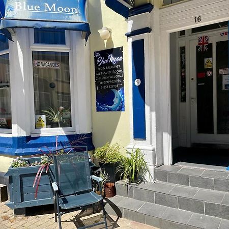 The Blue Moon Bed & Breakfast Blackpool Eksteriør bilde
