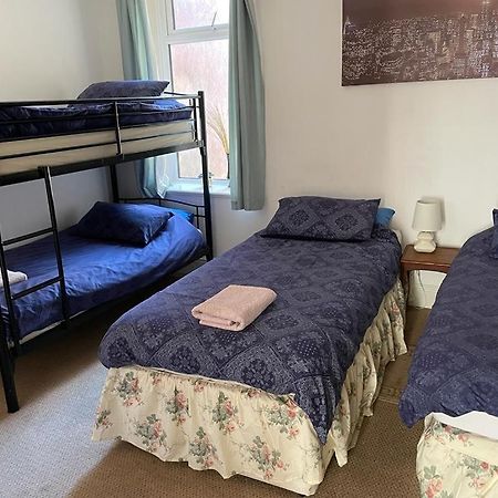 The Blue Moon Bed & Breakfast Blackpool Eksteriør bilde