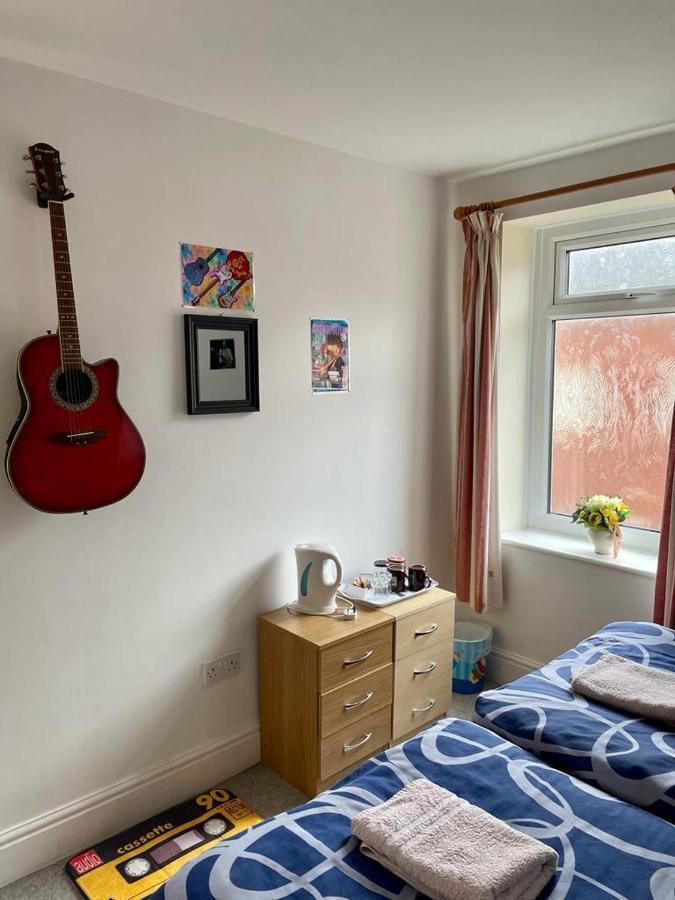The Blue Moon Bed & Breakfast Blackpool Eksteriør bilde