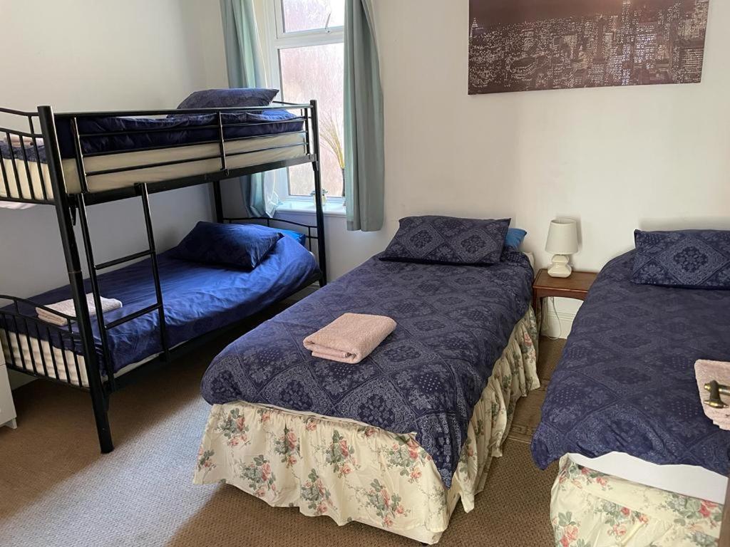 The Blue Moon Bed & Breakfast Blackpool Eksteriør bilde