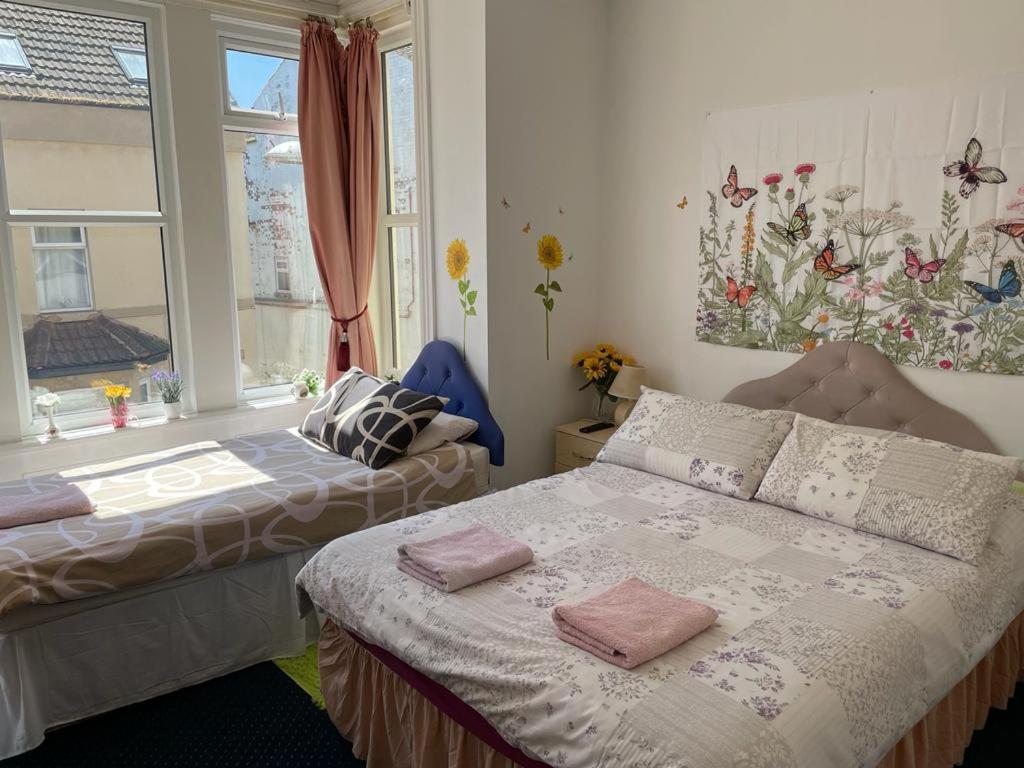 The Blue Moon Bed & Breakfast Blackpool Eksteriør bilde