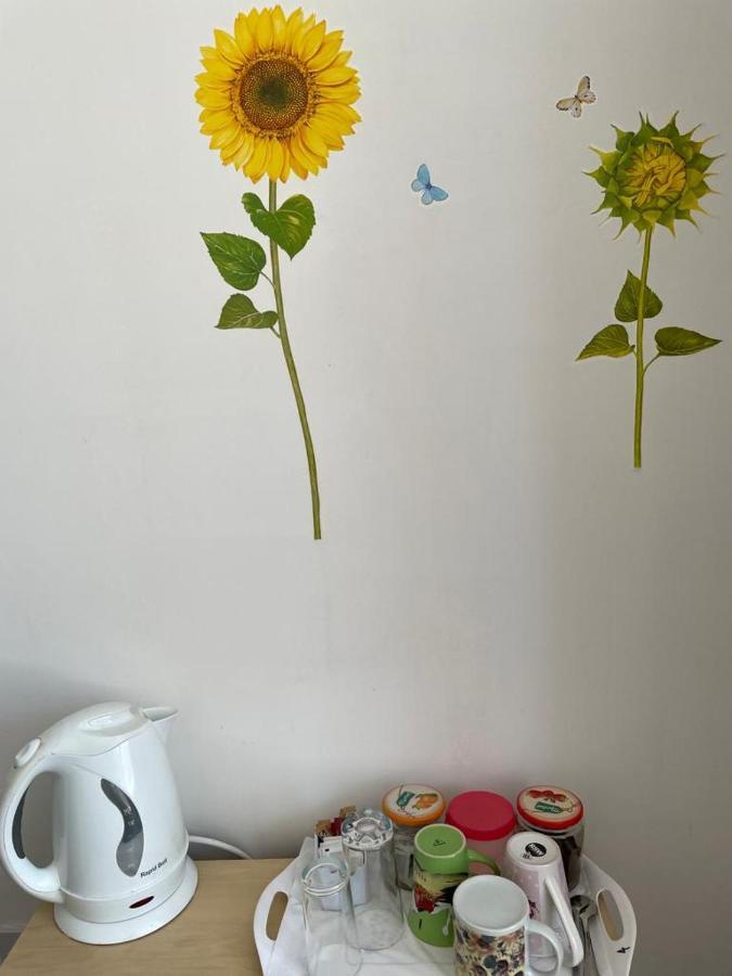 The Blue Moon Bed & Breakfast Blackpool Eksteriør bilde
