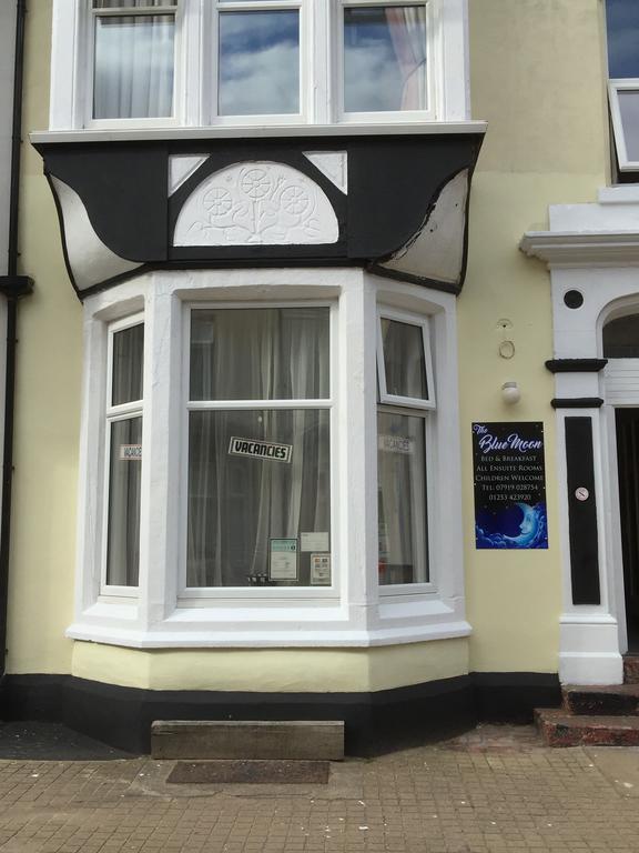 The Blue Moon Bed & Breakfast Blackpool Eksteriør bilde