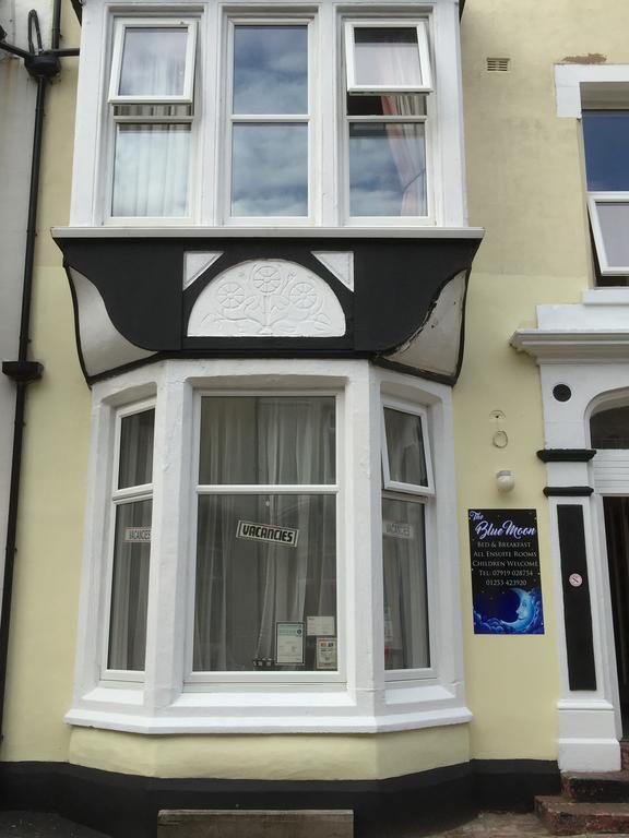 The Blue Moon Bed & Breakfast Blackpool Eksteriør bilde